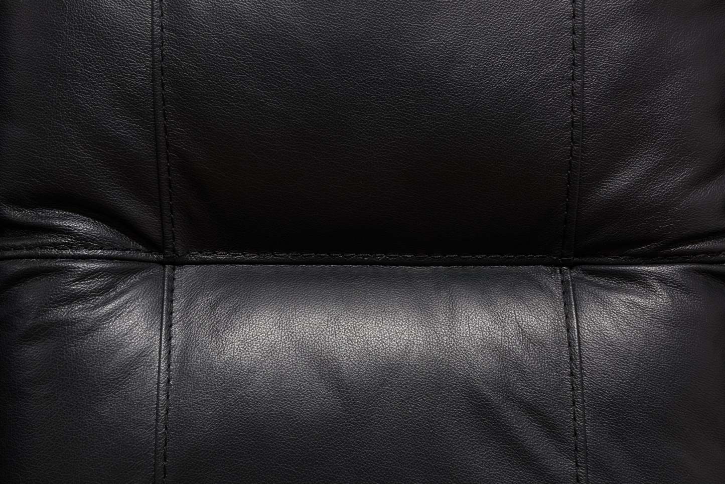 Fauteuil à inclinaison électrique Dawson de 40 po fabriqué au Canada en cuir véritable avec port USB - noir