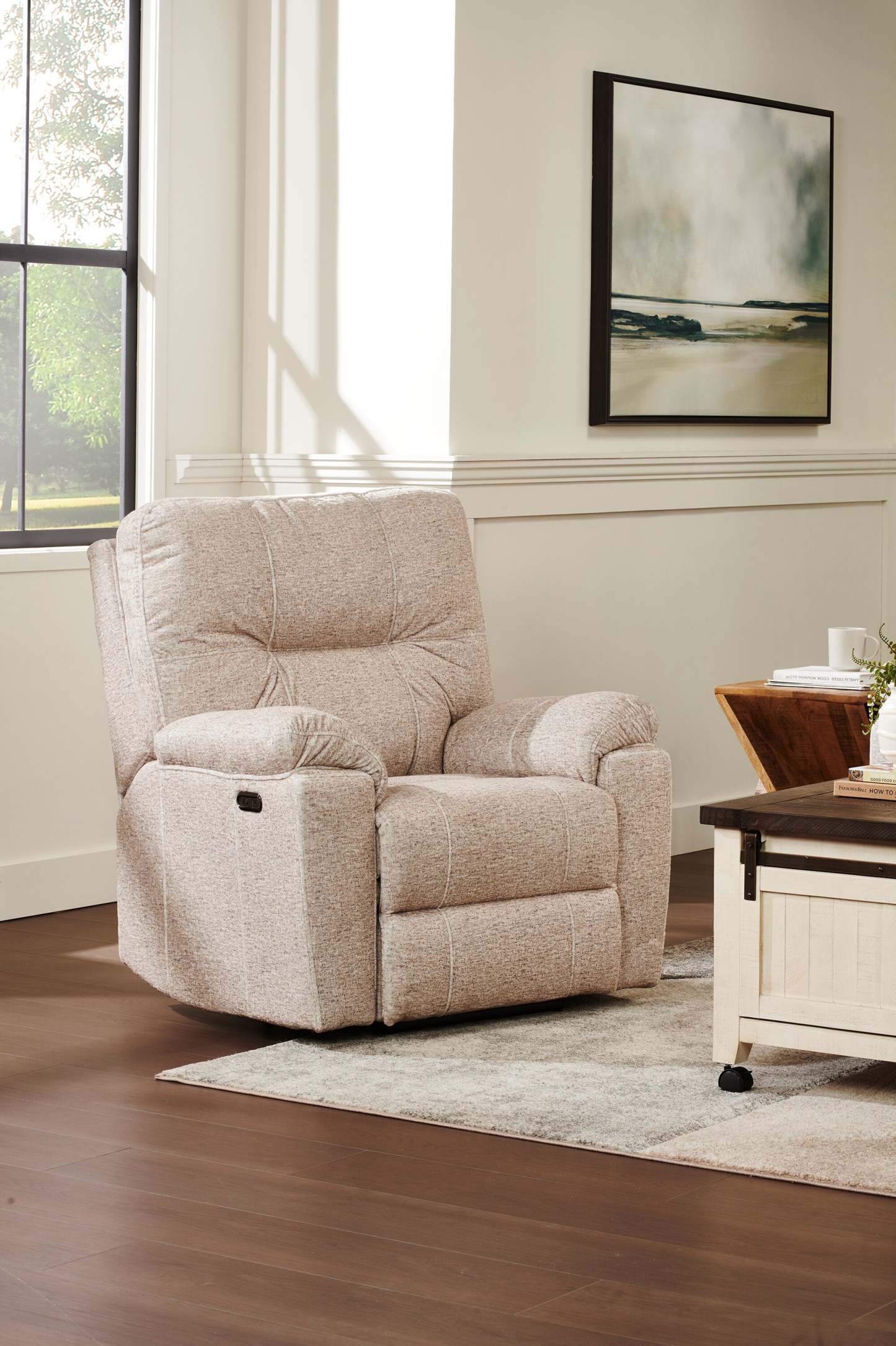 Fauteuil à inclinaison électrique Dawson de 40 po fabriqué au Canada en tissu avec port USB - beige