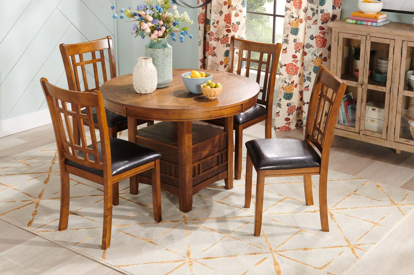 Dena 5pc Dining Set with Table &amp; 4 Chairs, 42-60W Extension, Round - Ensemble de salle à manger Dena 5 pièces avec table ronde, rallonge de 42 po à 60 po (L) et 4 chaises - chêne brun