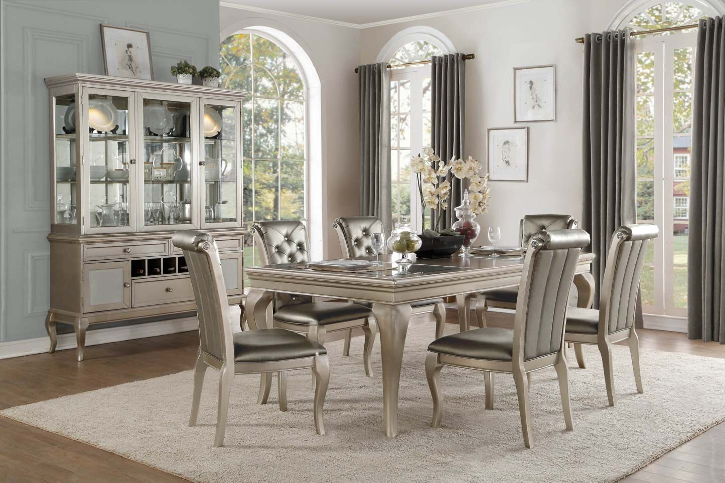 Chaise de salle à manger Diva avec tissu en cuir végétalien, capitonné avec boutons - Gris argenté | Chaise de salle à manger Diva en tissu de cuir végétalien capitonné - gris argenté