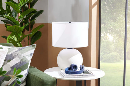 Kort &amp; Co. Elara 18 Lampe de table en céramique en étain blanc | Lampe de table Elara de Kort &amp; Co. de 18 po en céramique étain blanc