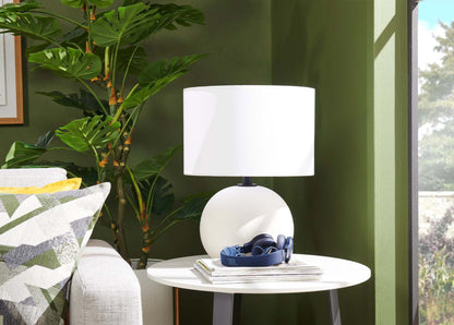 Kort &amp; Co. Elara 18 Lampe de table en céramique en étain blanc | Lampe de table Elara de Kort &amp; Co. de 18 po en céramique étain blanc