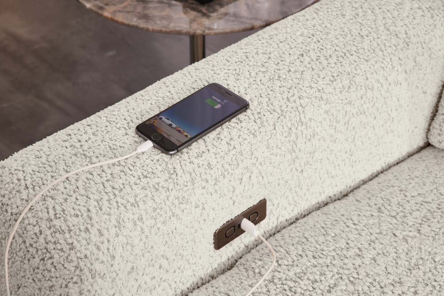 Sofa sectionnel modulaire à coulissement électrique de droite Elevate de Scott Living 7 pièces en tissu de chenille avec rangement - beige