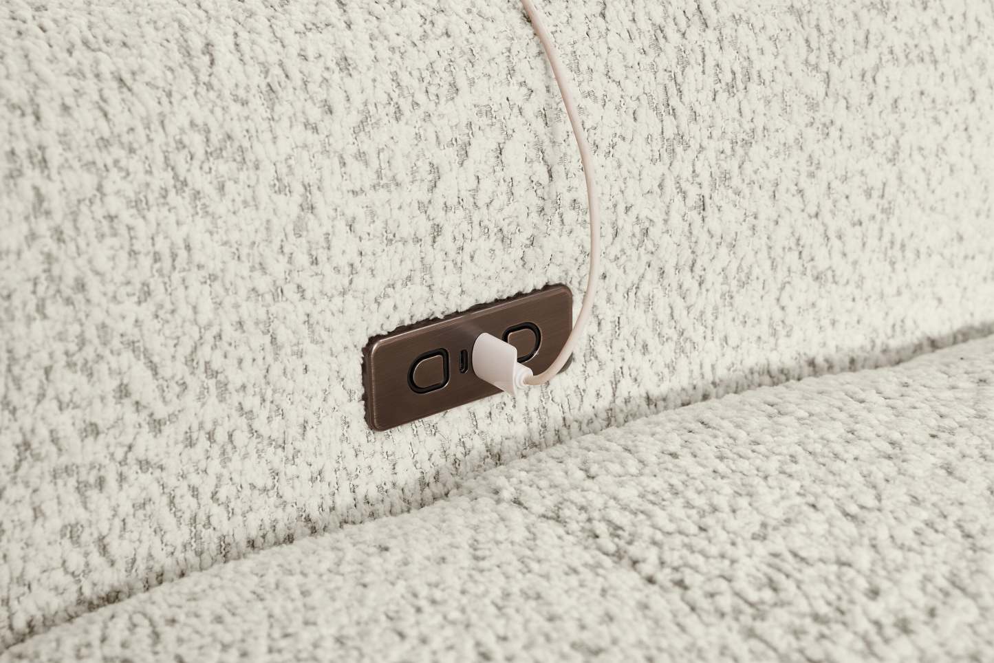 Causeuse modulaire Elevate de Scott Living de 82 po en tissu en chenille avec coulissement électrique - beige
