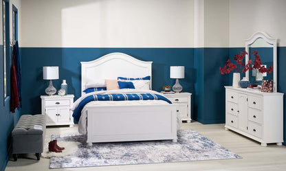 Lit à panneaux Ella avec tête de lit et cadre, motif chevron, blanc - Queen Size | Lit à panneaux Ella blanc avec tête de lit, cadre et motif de chevrons - format grand lit