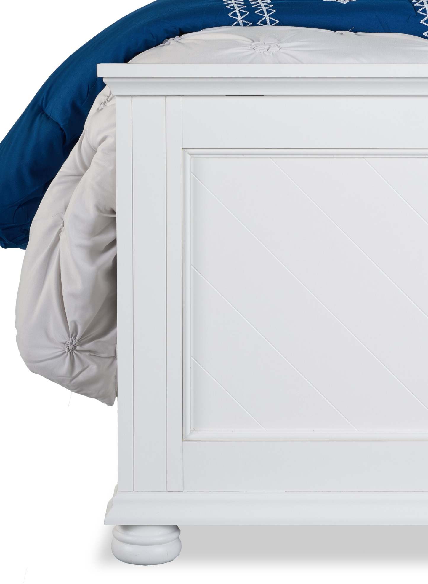 Lit à panneaux Ella avec tête de lit et cadre, motif chevron, blanc - Queen Size | Lit à panneaux Ella blanc avec tête de lit, cadre et motif de chevrons - format grand lit