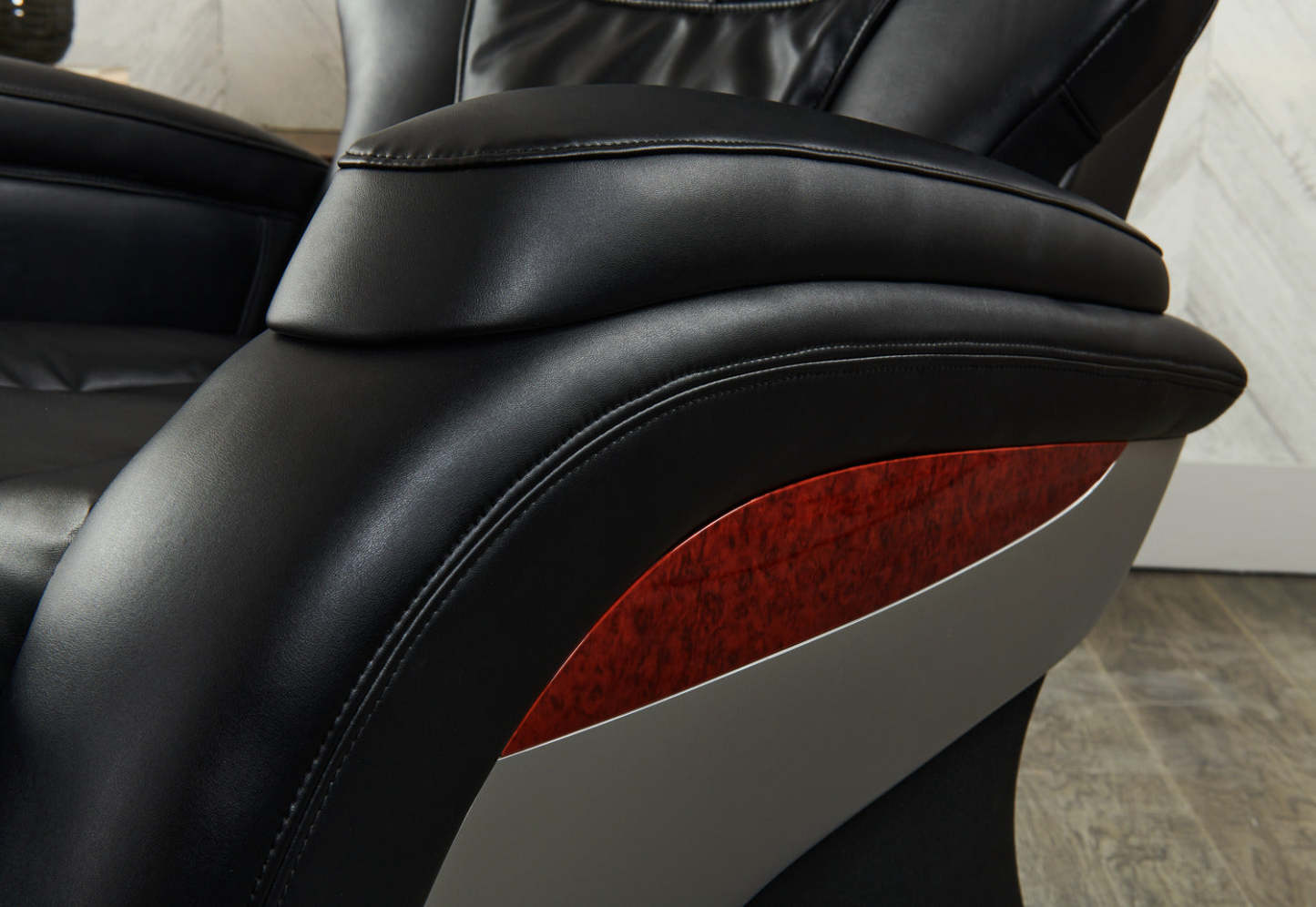 Fauteuil de massage à inclinaison électrique de la collection Urban de Panasonic de 48,1 po en cuir synthétique de qualité supérieure - noir