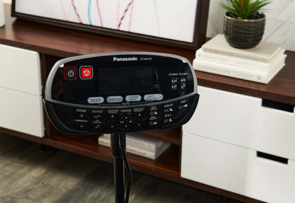 Fauteuil de massage à inclinaison électrique de la collection Urban de Panasonic de 48,1 po en cuir synthétique de qualité supérieure - noir