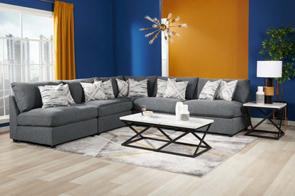 Sofa sectionnel modulaire sans accoudoirs Evolve de Scott Living 5 pièces avec coussins en duvet et plumes - gris anthracite