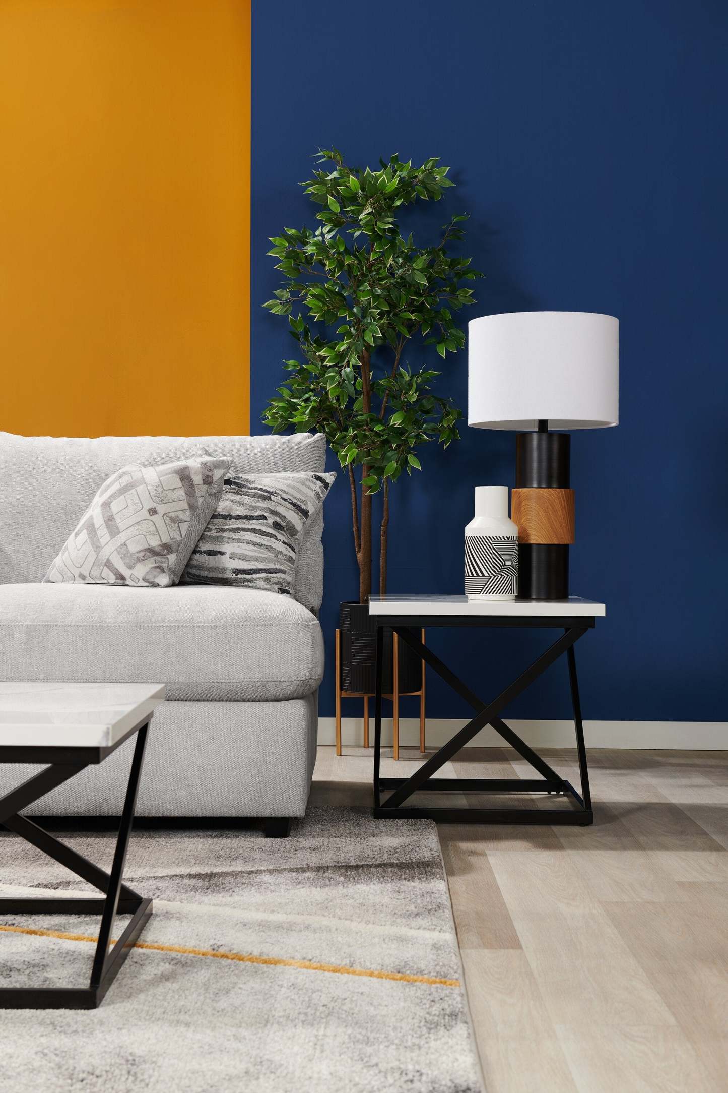 Scott Living Evolve Modular 39.5 Linen-Look Fabric Armless Chair with Feather Down Cushions - Grey | Fauteuil modulaire sans accoudoirs Evolve de Scott Living de 39,5 po en tissu d’apparence lin avec coussins en duvet et plumes - gris clair