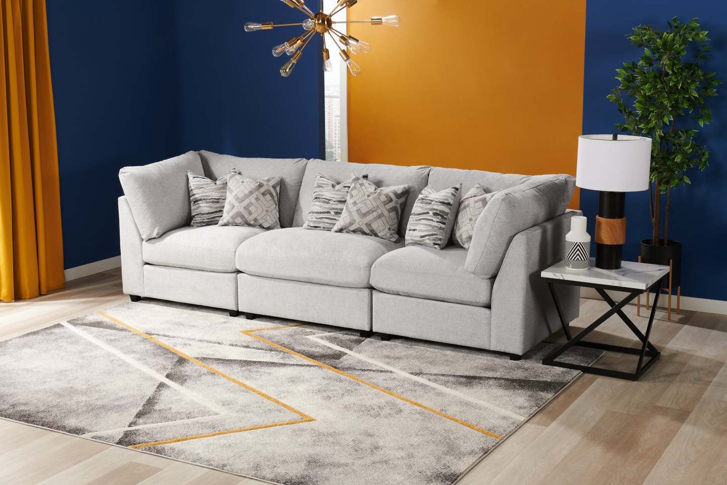 Scott Living Chaise d'angle modulaire 39,5 Evolve en tissu d'apparence lin avec coussins en plumes - Gris | Fauteuil modulable en coin Evolve de Scott Living de 39,5 po en tissu d'apparence lin avec coussins en couette et plumes - gris clair