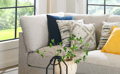 Scott Living Evolve Modular 4-Piece Linen-Look Fabric Pit Sofa Sectional with Feather Down Cushions - Grey | Canapé sectionnel modulaire Evolve de Scott Living 4 pièces en tissu d'apparence lin avec coussins en duvet et plumes - gris