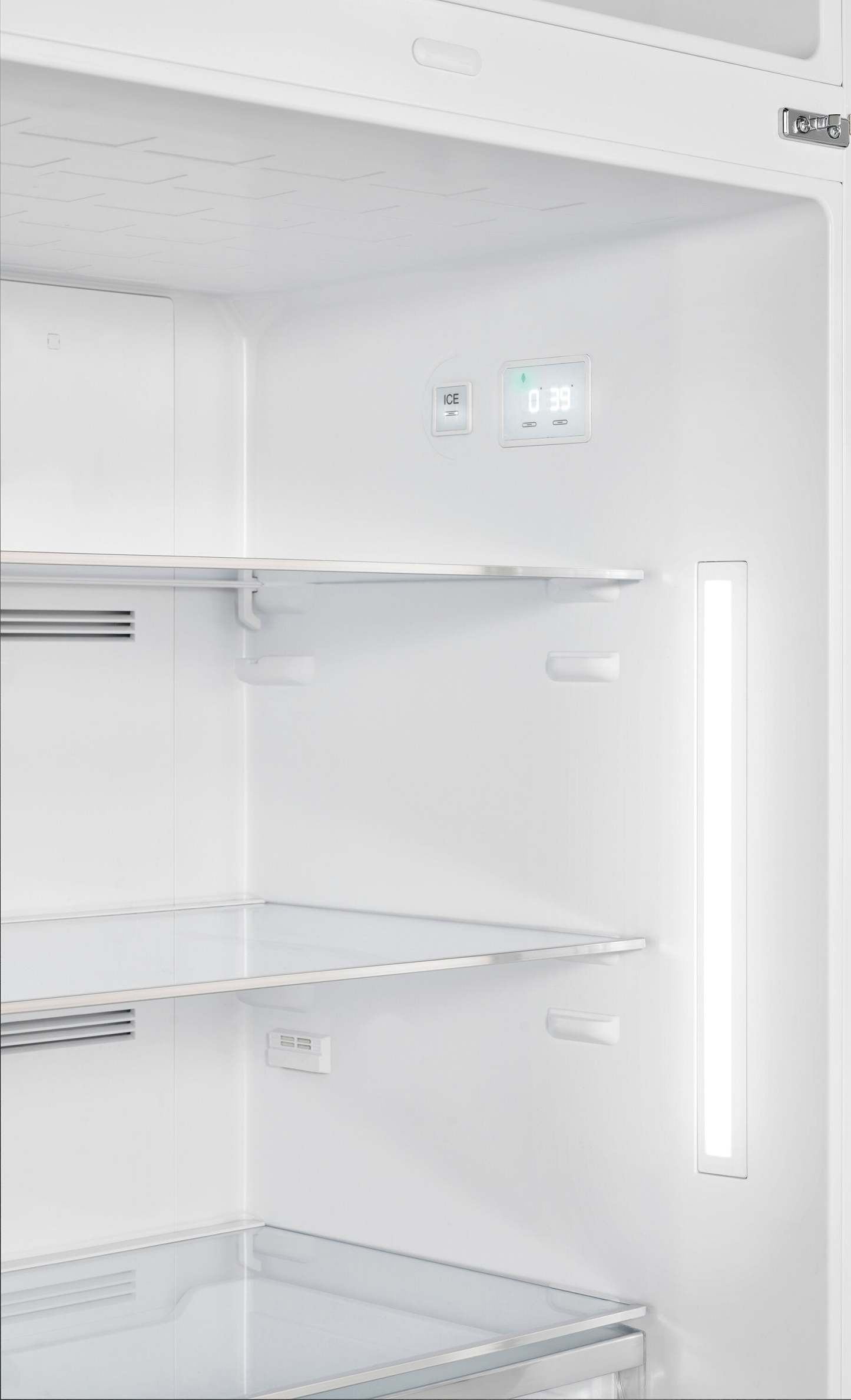 Smeg 19,28 Cu. Fort. Réfrigérateur Smeg rétro de 19,28 pi3 à congélateur supérieur - FAB50URRD3