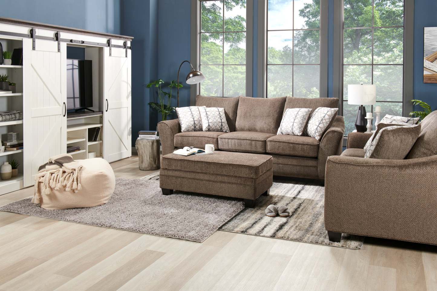 Fabriqué au Canada Febe 26 Pouf de rangement en tissu chenille avec pieds en bois - Marron | Pouf de rangement Febe de 26 po fabriqué au Canada en tissu de chenille avec pattes en bois - brun