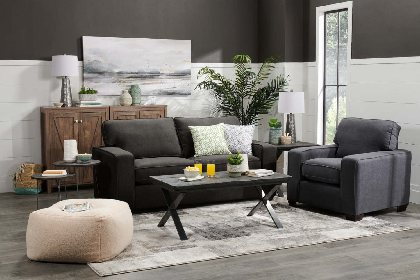 Fabriqué au Canada, canapé-lit double Fiona de 74 po en tissu de chenille avec accoudoirs rectilignes - gris