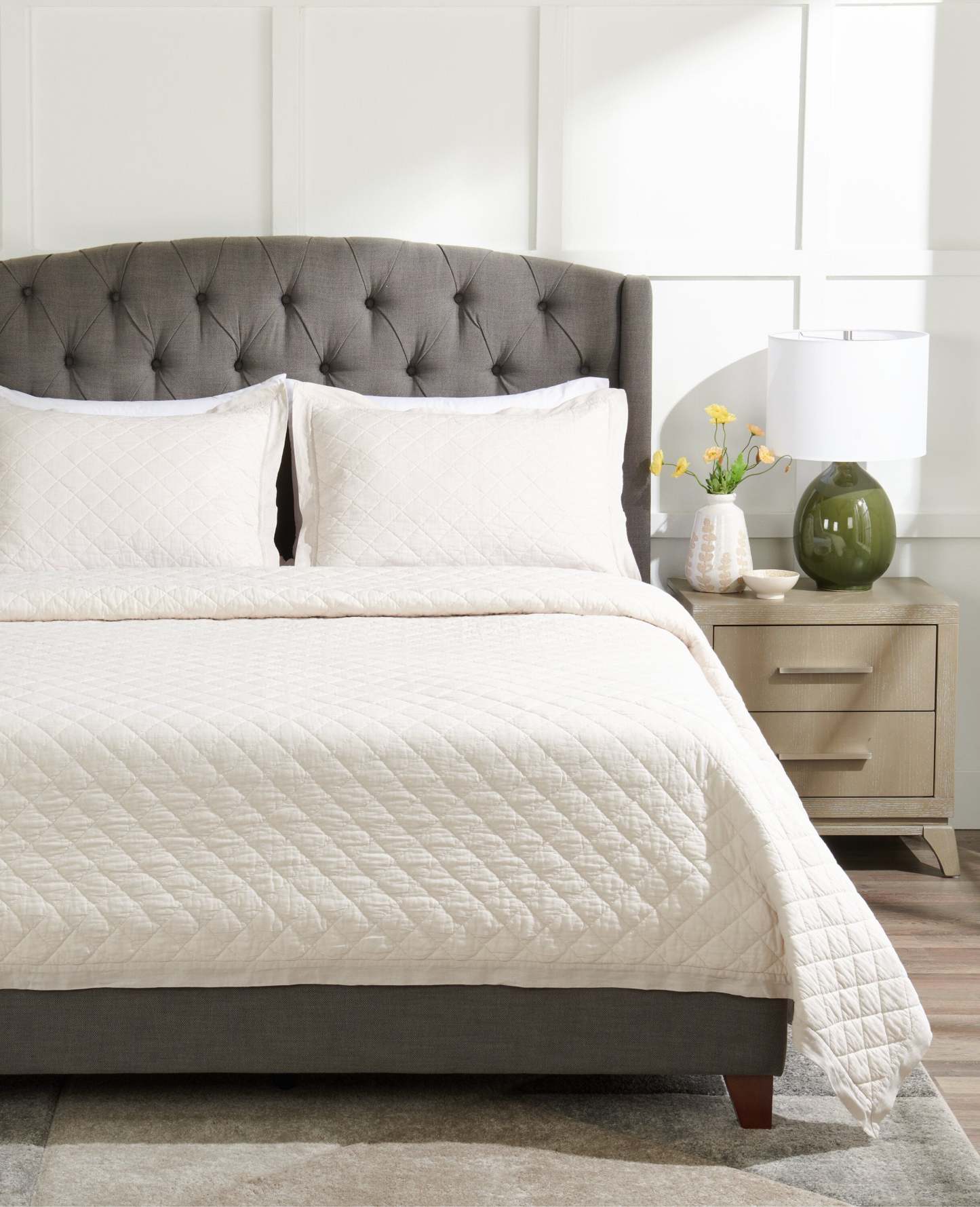 Flaxseed Cove 3-Piece Full/Queen Quilt Set - Natural Linen | Ensemble de courtepointe Flaxseed Cove 3 pièces pour lit double et grand lit - lin naturel