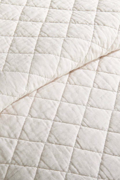 Flaxseed Cove 3-Piece Full/Queen Quilt Set - Natural Linen | Ensemble de courtepointe Flaxseed Cove 3 pièces pour lit double et grand lit - lin naturel