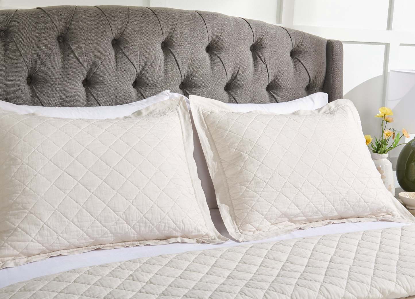 Flaxseed Cove 3-Piece Full/Queen Quilt Set - Natural Linen | Ensemble de courtepointe Flaxseed Cove 3 pièces pour lit double et grand lit - lin naturel