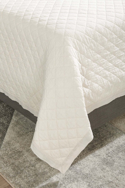 Flaxseed Cove 3-Piece Full/Queen Quilt Set - Natural Linen | Ensemble de courtepointe Flaxseed Cove 3 pièces pour lit double et grand lit - lin naturel