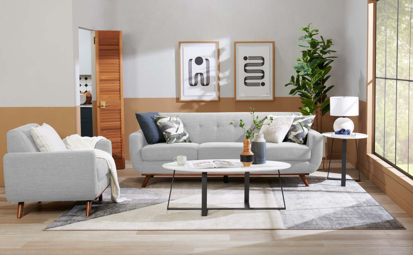 Sofa en tissu d’apparence lin Freeman 88 de Kort & Co. avec base en bois et coussins de dossier capitonnés - blanc colombe | Sofa Freeman Kort & Co. de 88 po en tissu d’apparence lin avec pattes en bois et coussins de dossier capitonnés - blanc colombe