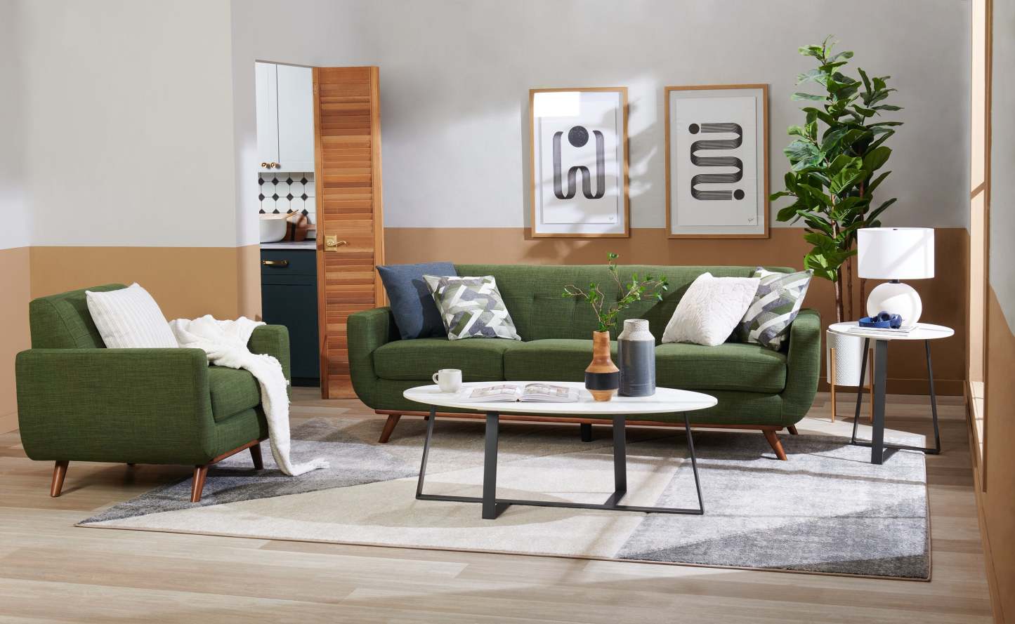 Fauteuil Freeman Kort &amp; Co. de 37 po en tissu d'apparence lin avec pattes en bois et coussin de dossier capitonné - vert avocat