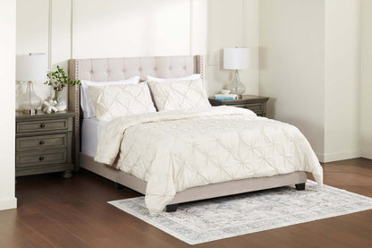Gardenia Wynd 3-Piece King Comforter Set - Oatmeal | Ensemble d'édredon Gardenia Wynd 3 pièces - écru pour très grand lit