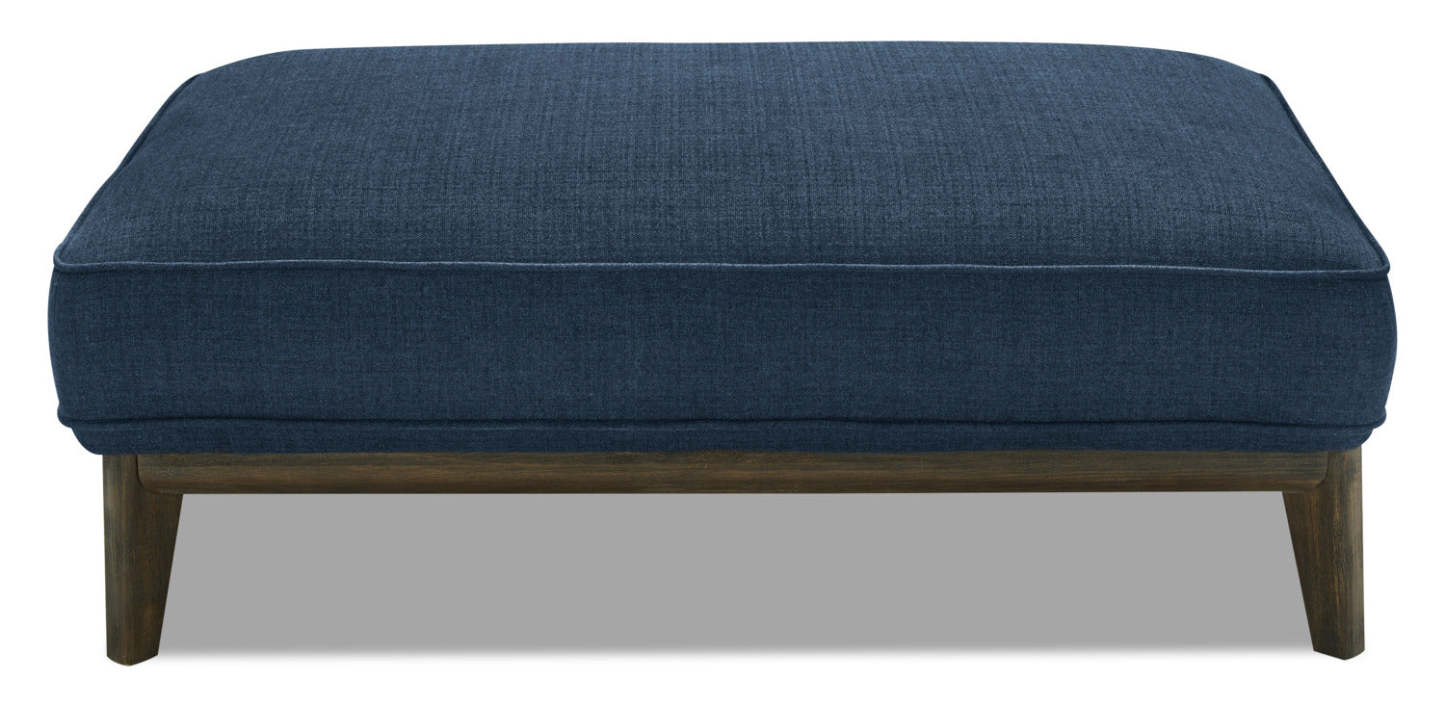 Cindy Crawford Home Pouf Gena 45 en tissu d'apparence lin avec base et pieds en bois - Bleu nuit | Pouf Gena de Cindy Crawford Home de 45 po en tissu d'apparence lin avec base et pattes en bois - bleu minuit