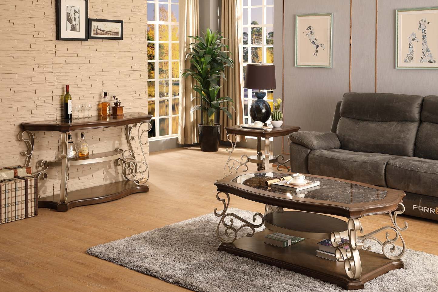 Heidi 54 Ornate Sofa Table with Shelf - Marron et Champagne avec pieds en métal|Table de salon ornée Heidi de 54 po avec tablette - brune et champagne avec pattes en métal