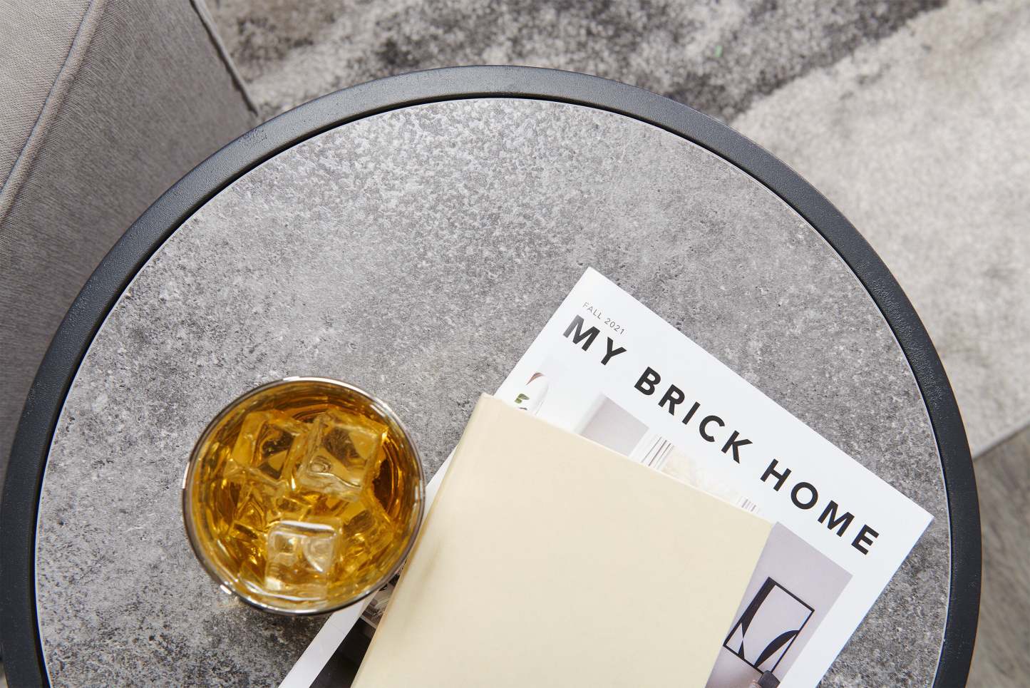 Jacki 18.25 Chairside Table - Grey Stone-Look|Table de fauteuil Jacki de 18,25 po - apparence pierre grise