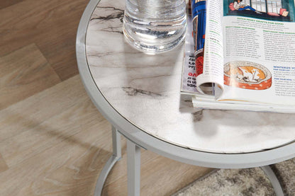 Table de fauteuil Jacki de 18,25 po - imitation marbre blanc