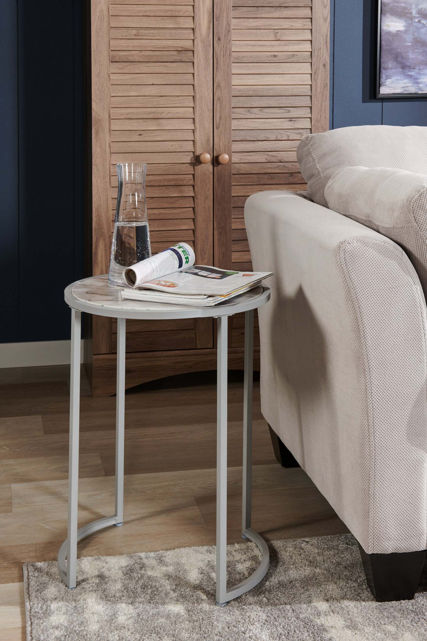 Table de fauteuil Jacki de 18,25 po - imitation marbre blanc