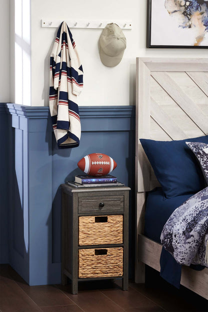 Jon 15.5 Chairside Table with 2 Basket &amp; Drawer - Distressed Grey|Table de fauteuil Jon de 15,5 po avec 2 paniers et tiroir - gris vieilli