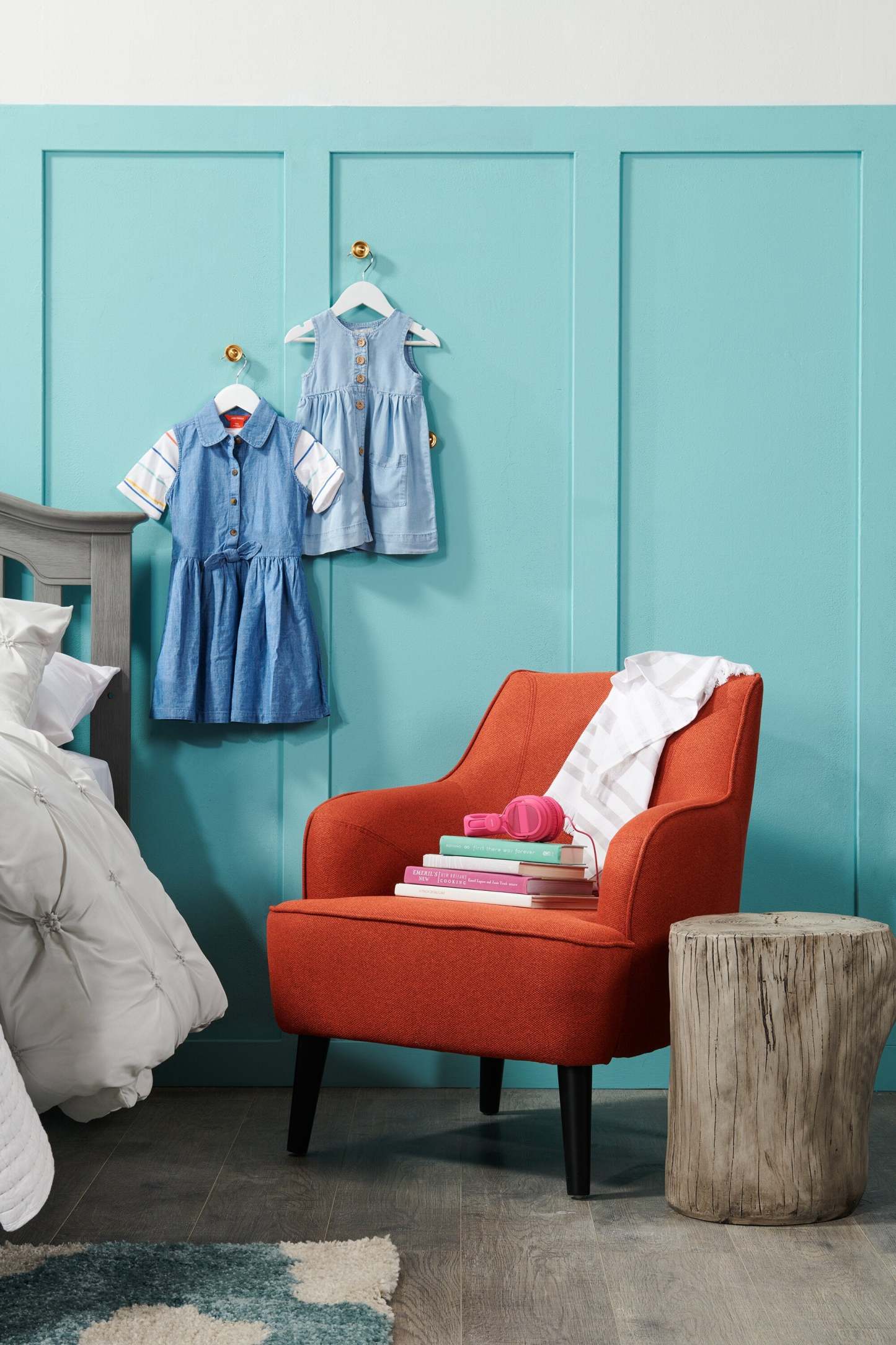 Jordy 15 Faux Wood Accent Table - Silver|Table d'appoint Jordy de 15 po en imitation de bois - argentée