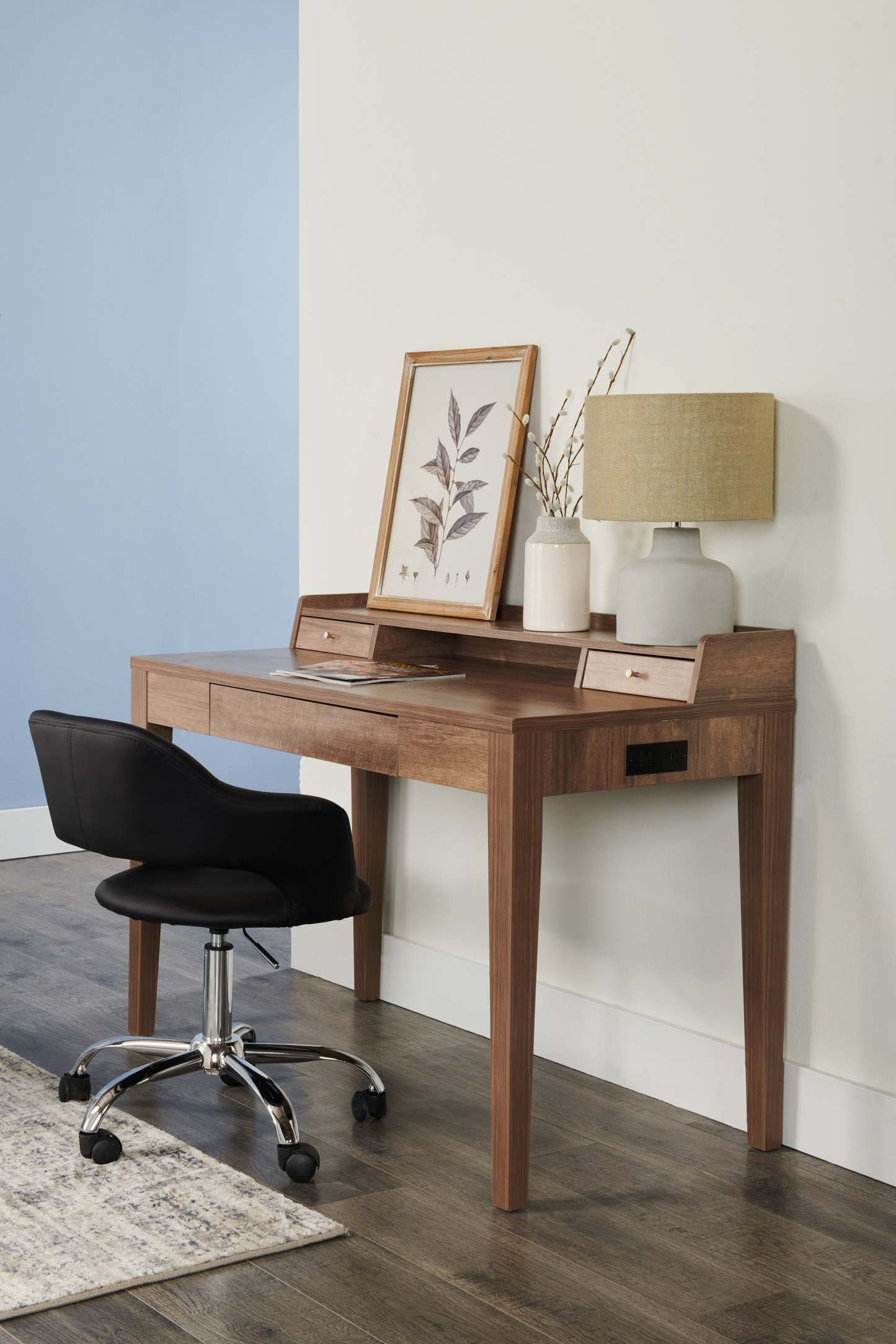 Bureau Jude 47.25 à 3 tiroirs - Noisette|Bureau Jude de 47,25 po à 3 tiroirs - noisette