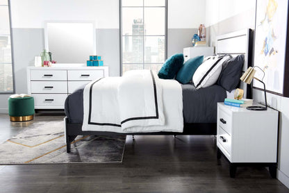 Ensemble de chambre à coucher Kate 5 pièces avec lit, commode et miroir, blanc - Queen Size | Ensemble de chambre à coucher Kate 5 pièces avec lit, commode et miroir, blanc - taille queen