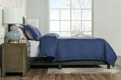 Kort & Co. Indigo 3-Piece King Duvet Cover Set | Ensemble de housse de couette Indigo 3 pièces de Kort & Co. pour très grand lit