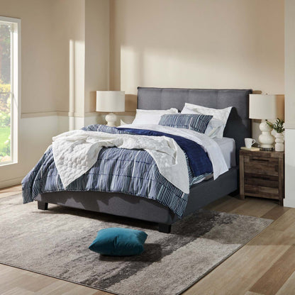 Kort & Co. Lines 4-Piece Queen Comforter Set | Ensemble d'édredon Lines 4 pièces de Kort & Co. pour grand lit