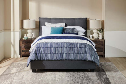 Lit plateforme rembourré Asha en tissu gris, capitonné - Queen Size | Lit plateforme rembourré Asha en tissu gris capitonné - format grand lit