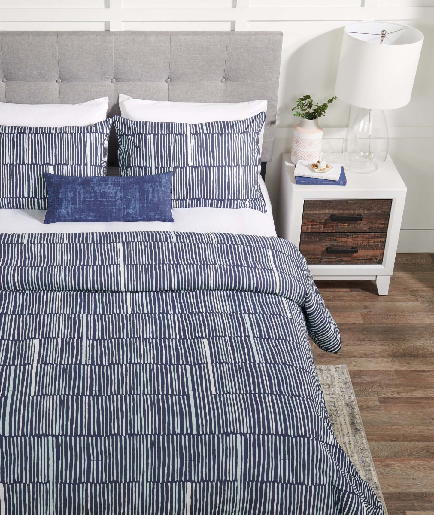Kort &amp; Co. Lines Parure de lit 4 pièces pour très grand lit – Bleu | Ensemble d'édredon Lines 4 pièces de Kort &amp; Co. pour très grand lit - bleu