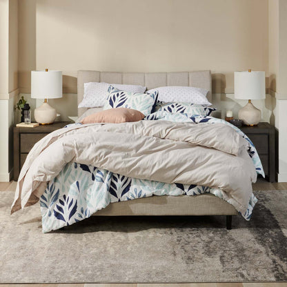 Paseo Upholstered Platform Bed in Taupe Fabric - Queen Size | Lit plateforme rembourré Paseo en tissu taupe - format grand lit