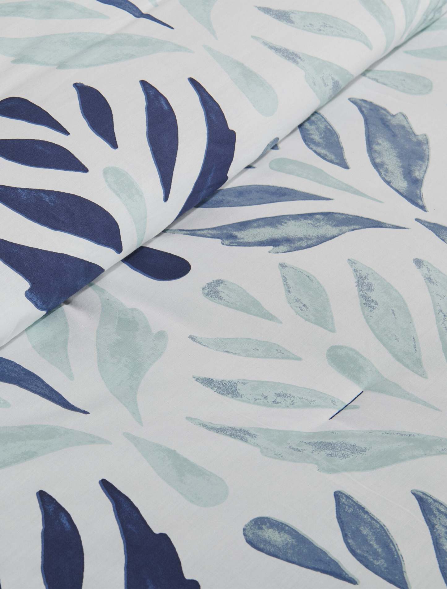 Kort & Co. Medallion 4-Piece Queen Comforter Set | Ensemble d'édredon Medallion 4 pièces de Kort & Co. pour grand lit