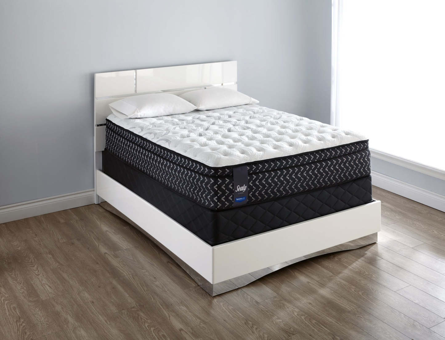 Sealy Posturepedic Highbury Medium Euro-Top Mattress Set|Ensemble semi-ferme à Euro-plateau Highbury Posturepedic de Sealy pour grand lit