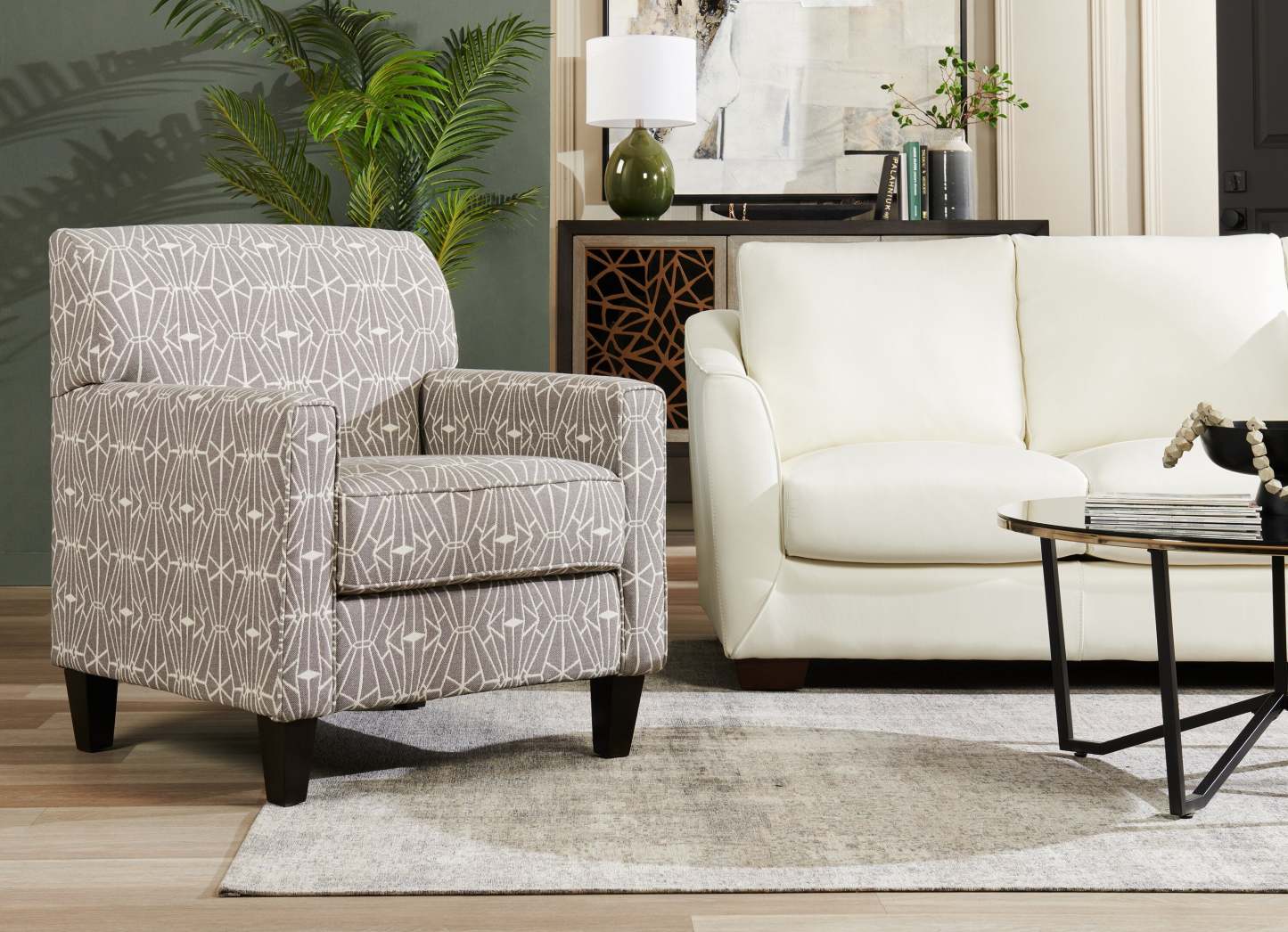 Fabriqué au Canada Cindy Crawford Home Fauteuil d'appoint Kylie 30 en tissu d'apparence lin - Emblème charbon | Fauteuil d'appoint Kylie de Cindy Crawford Home de 30 po fabriqué au Canada en tissu d'apparence lin - emblème anthracite