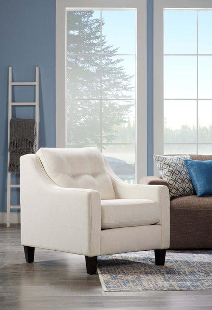 Fabriqué au Canada Cindy Crawford Home Chaise Kylie 32 en tissu d'apparence lin avec capitonnage de boutons - Zeus Pearl | Fauteuil Kylie de Cindy Crawford Home de 32 po fabriqué au Canada en tissu d'apparence lin avec capitonnage - perle Zeus