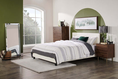 Lit rembourré Chase en tissu de cuir végétalien blanc - Pleine grandeur | Lit rembourré Chase en tissu de cuir végétalien blanc - format lit double