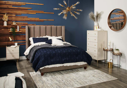 Table de nuit Lake à 2 tiroirs, 19,5 L x 25,5 H, fabriquée au Canada, Glam - Blanc | Table de nuit somptueuse Lake de 19,5 po (L) x 25,5 po (H) à 2 tiroirs, fabriquée au Canada - blanche