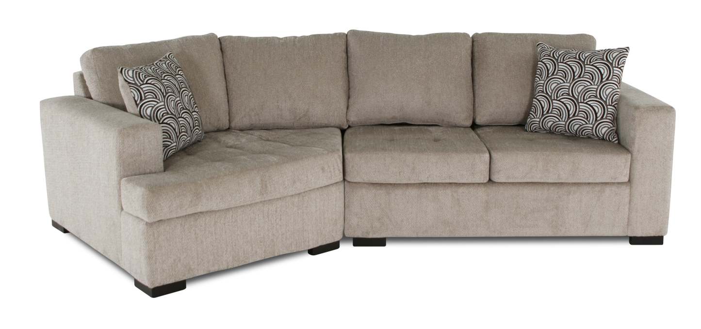 Made in Canada Legend 2-Piece Left-Facing Chenille Fabric Cuddler Sectional - Platinum Beige | Canapé sectionnel gauche Legend 2 pièces fabriqué au Canada en tissu de chenille avec fauteuil enveloppant - beige platine