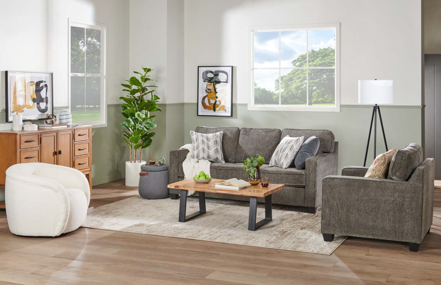 Made in Canada Lennox 35 Chenille Fabric Chair with Reversible Cushions and Track Arms - Grey | Fauteuil Lennox de 35 po fabriqué au Canada en tissu de chenille avec coussins réversibles et accoudoirs rectilignes - gris