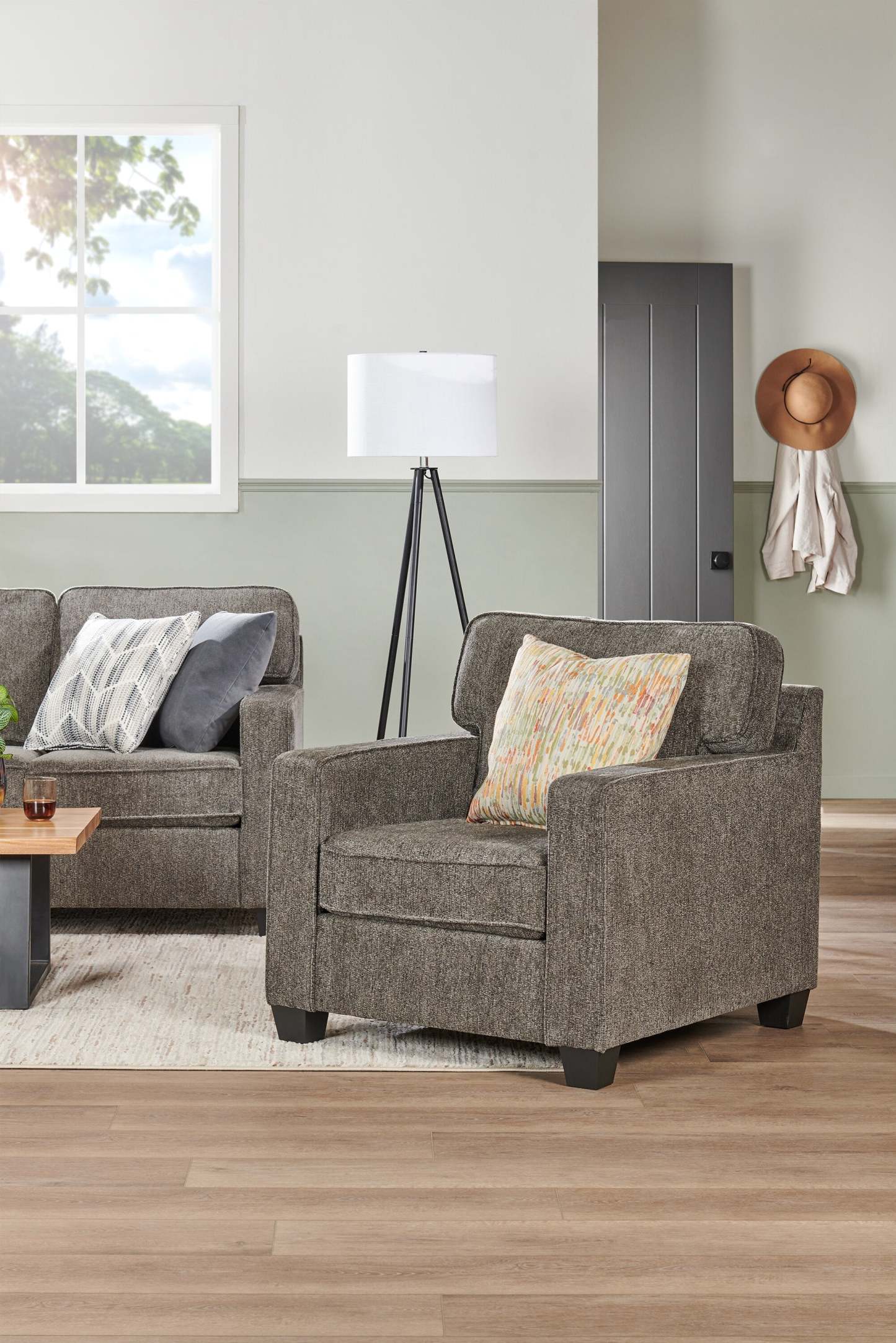 Made in Canada Lennox 35 Chenille Fabric Chair with Reversible Cushions and Track Arms - Grey | Fauteuil Lennox de 35 po fabriqué au Canada en tissu de chenille avec coussins réversibles et accoudoirs rectilignes - gris
