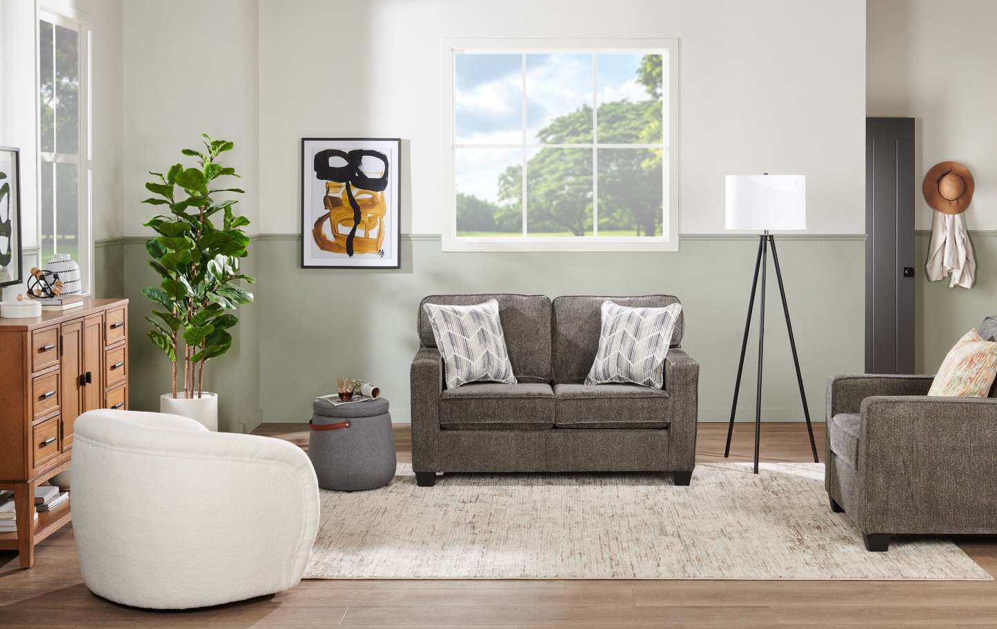 Fabriquée au Canada, causeuse Lennox de 57 po en tissu de chenille avec coussins réversibles et coussins décoratifs - grise